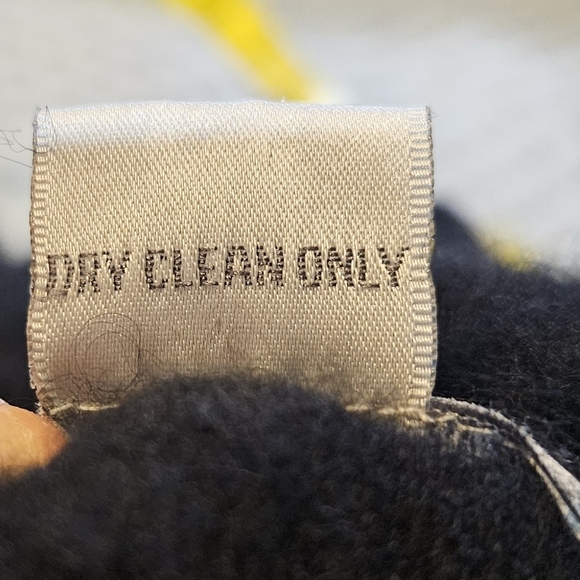 Classic Timeless Black Cashmere Women's Sweater Quiet Luxury Buttons Soft - Picture 13 of 13